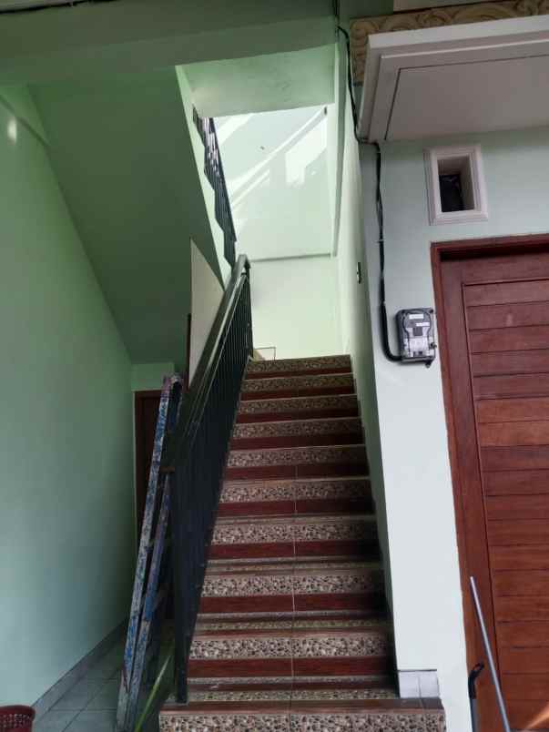 dijual kost jalan puputan baru