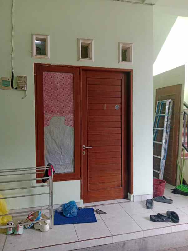 dijual kost jalan puputan baru