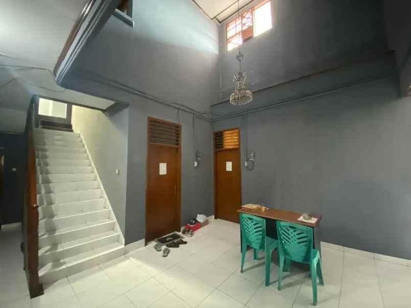 dijual kost jl pangkalan jati cipinang