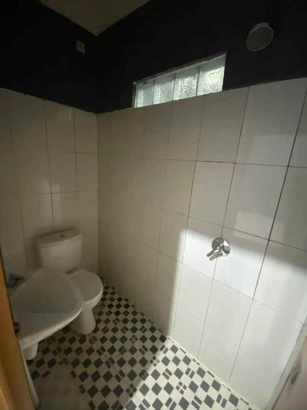 dijual kost jl pangkalan jati cipinang