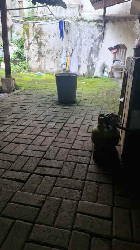 dijual kost menanggal