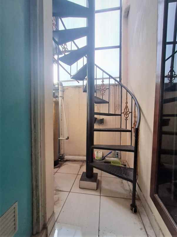 dijual kost pulomas kayu putih pulo