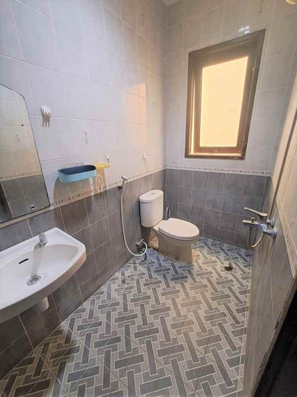 dijual kost pulomas kayu putih pulo