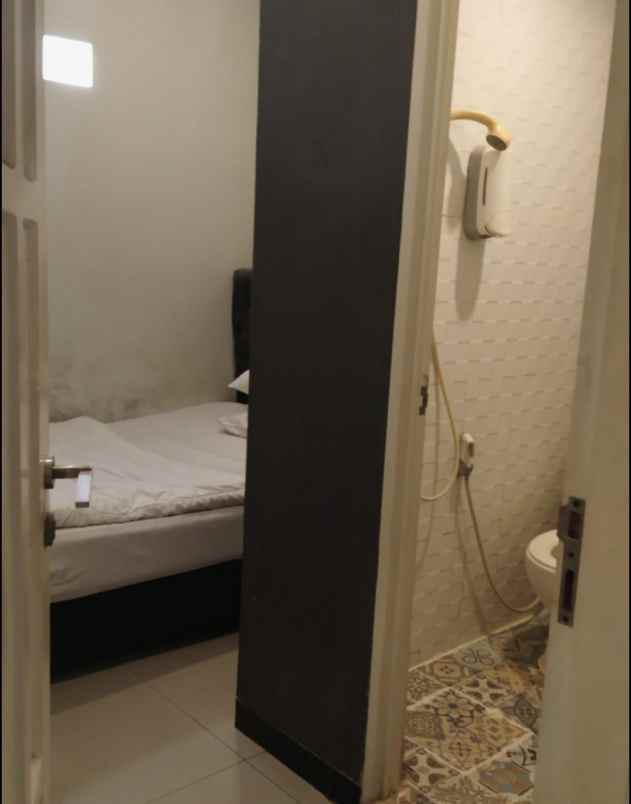dijual kost semampir tengah medokan