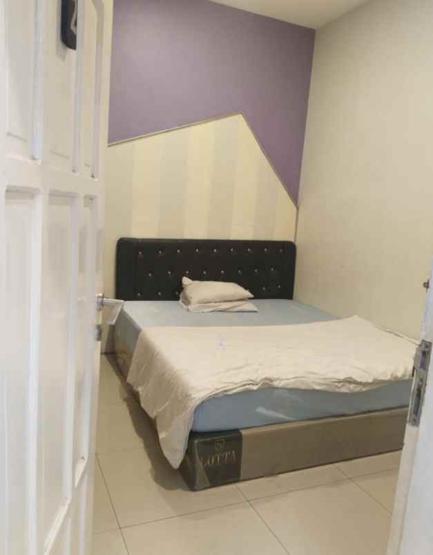 dijual kost semampir tengah medokan
