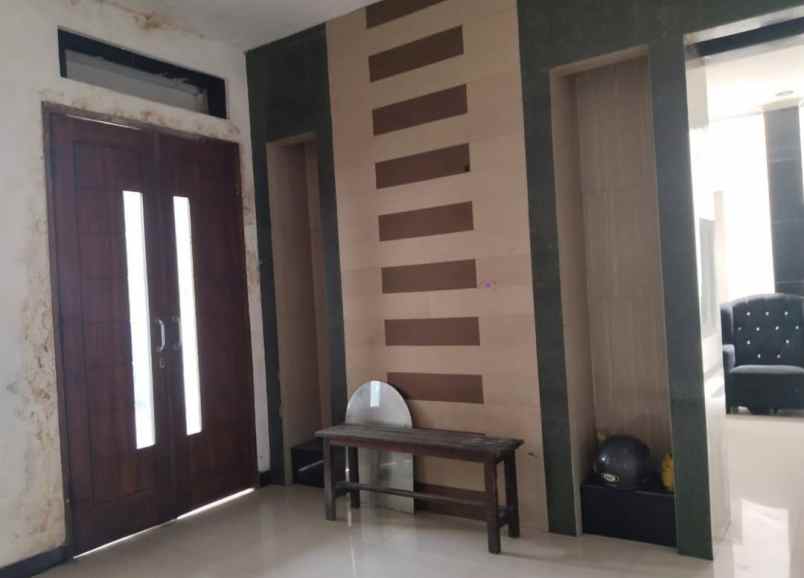 dijual kost semampir tengah medokan