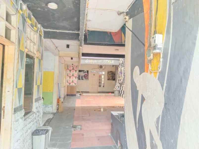 dijual kost semampir utara