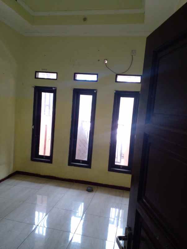 dijual murah rumah dekat pemkab karawang