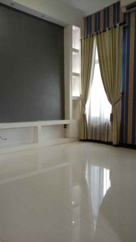 dijual ruko 2 5 lantai selangkah ke depo pelita