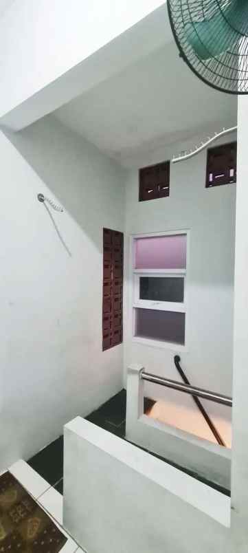 dijual ruko dan rumah 2 lantai di kebagusan