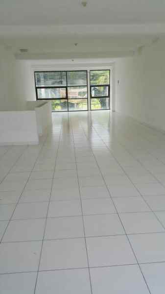 dijual ruko gudang kantor jl mh thamrin lippo cikarang