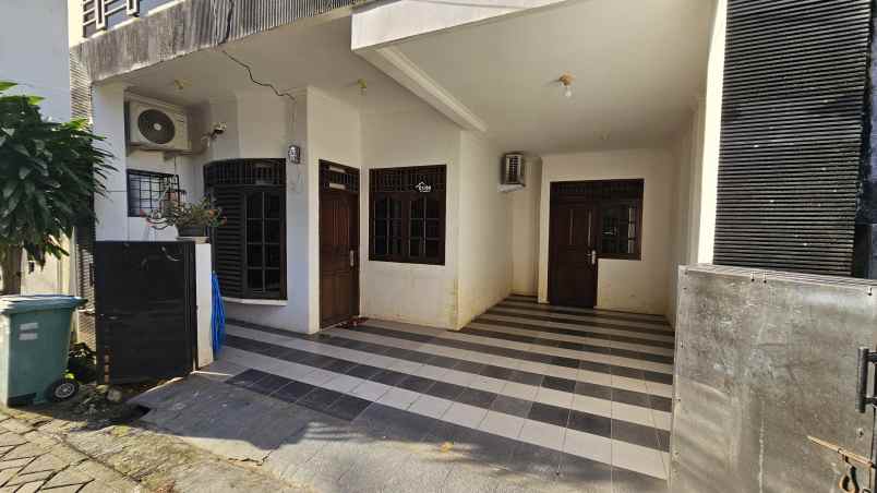 dijual rumah 2 lantai komplek puri kartika ciledug