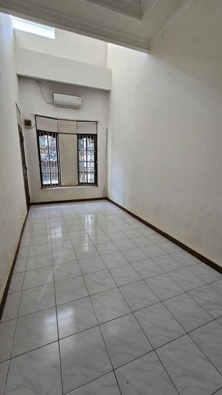 dijual rumah 2 lantai komplek puri kartika ciledug