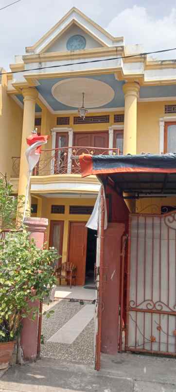 dijual rumah 2 lantai murah