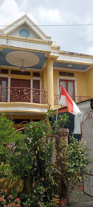 dijual rumah 2 lantai murah