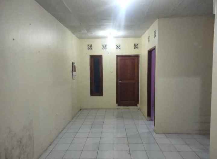 dijual rumah apa ada nya lokasi strategis di perumahan