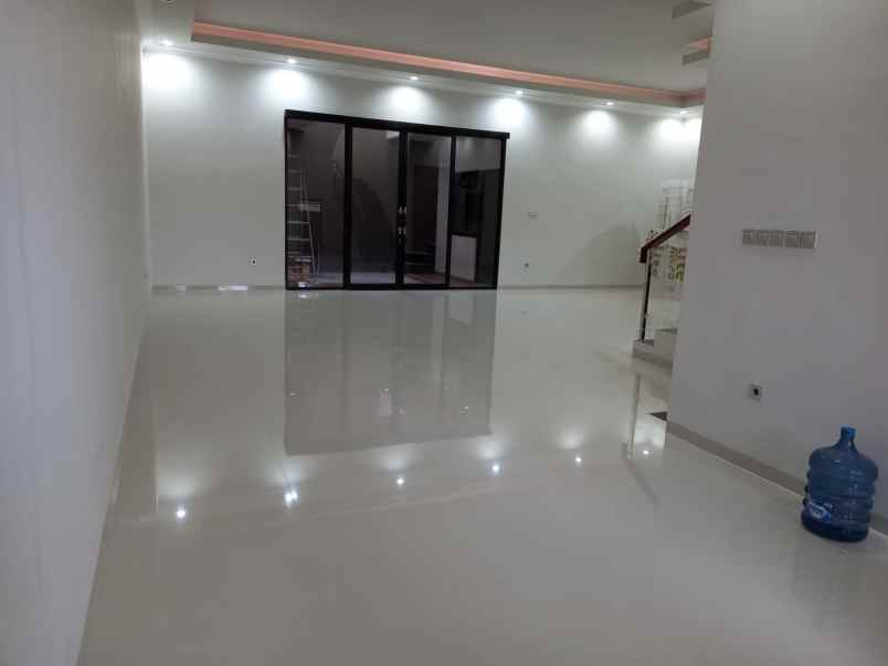 dijual rumah araya kota malang