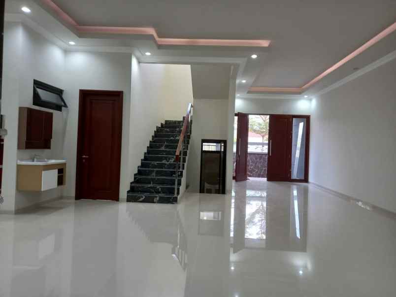 dijual rumah araya kota malang