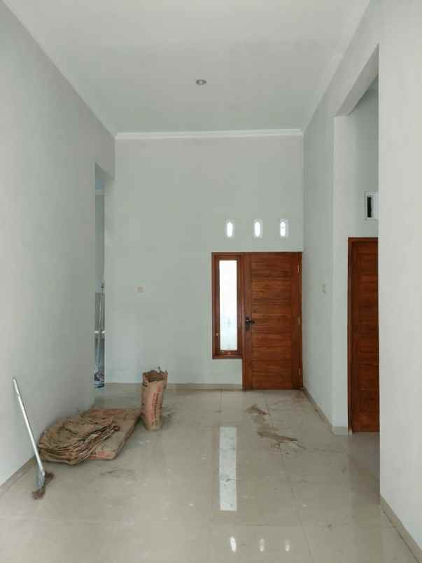 dijual rumah argokaton kec seyegan kab