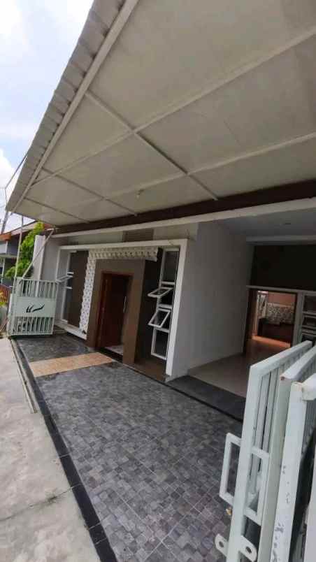 dijual rumah argomulyo