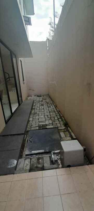 dijual rumah asya jakarta garden city