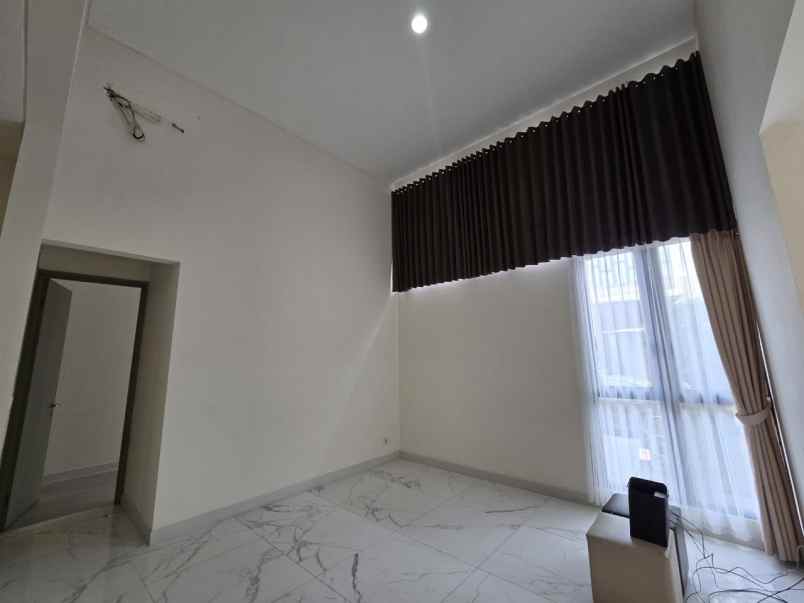 dijual rumah asya jakarta garden city