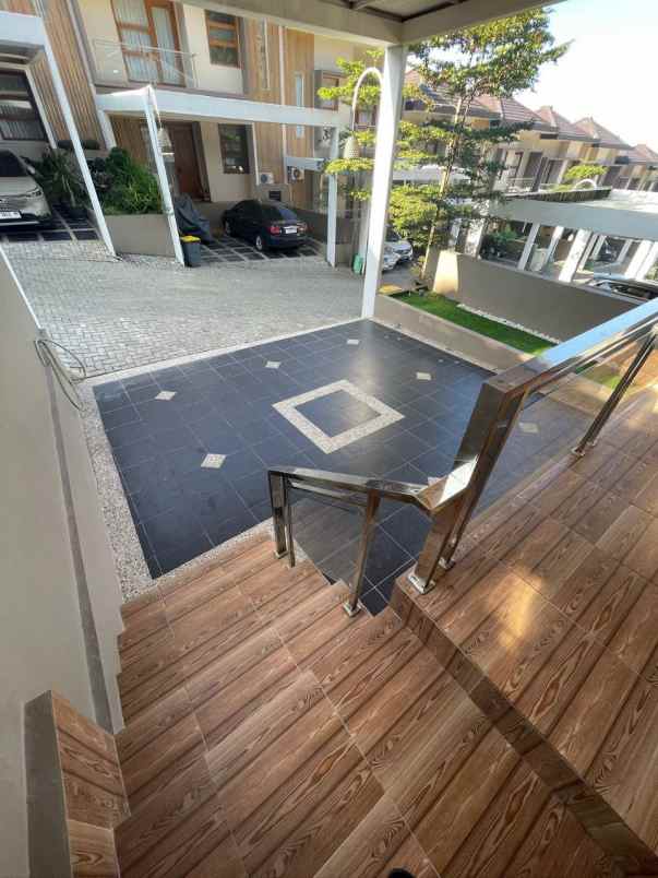 dijual rumah awiligar