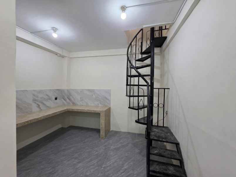 dijual rumah babatan pantai utara