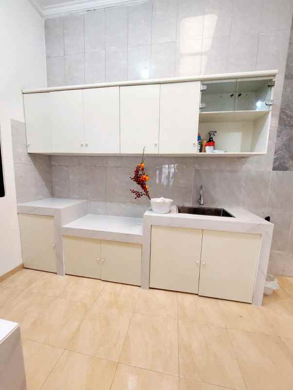 dijual rumah babatan pratama wiyung