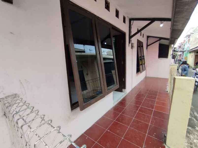 dijual rumah banjarsari surakarta