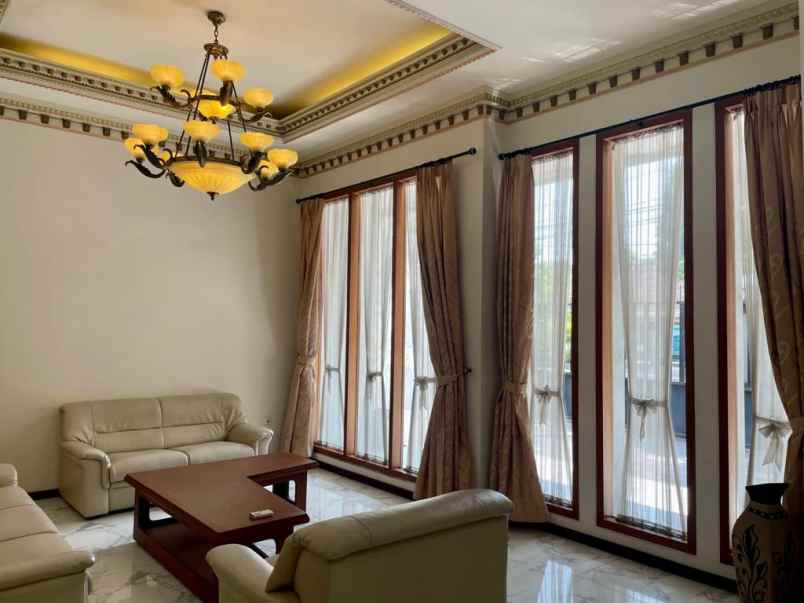 dijual rumah baron kota surakarta