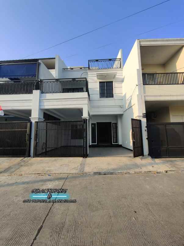 dijual rumah baru dengan rofftop siap huni