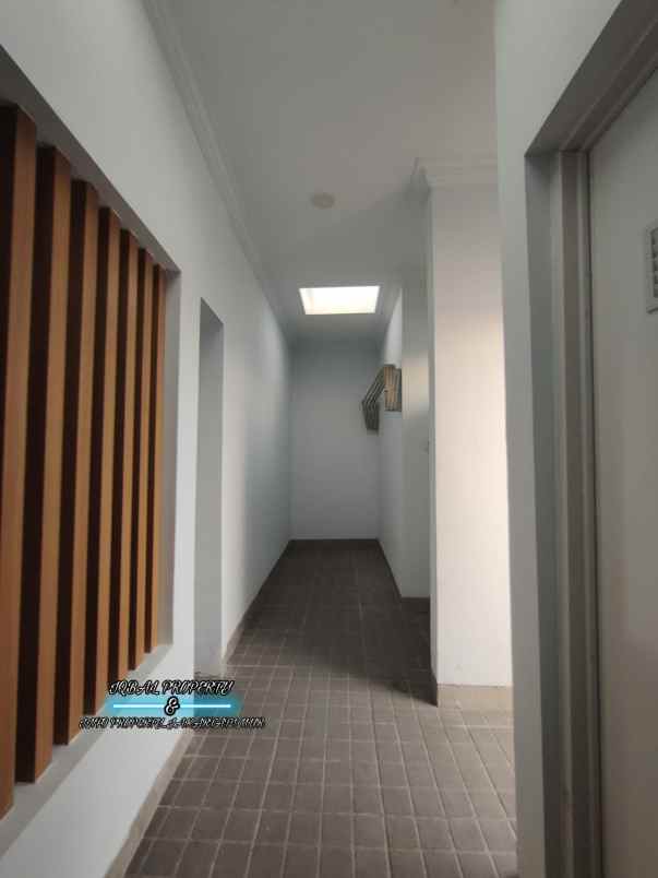 dijual rumah baru dengan rofftop siap huni