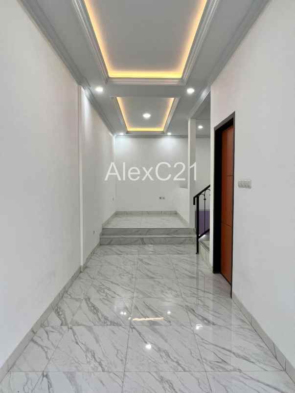 dijual rumah baru di cipedak jagakarsa jakarta selatan