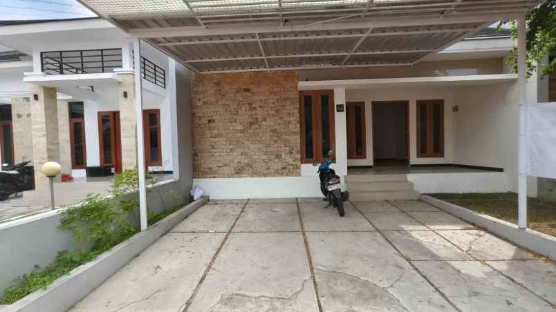 dijual rumah baru diperum lavender villa yogyakarta