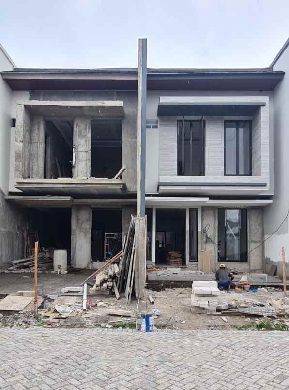 dijual rumah baru manyar kertoadi surabaya tengah kota