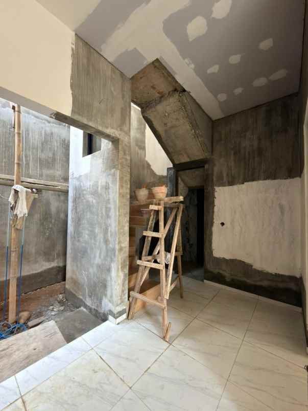 dijual rumah baru modern american style