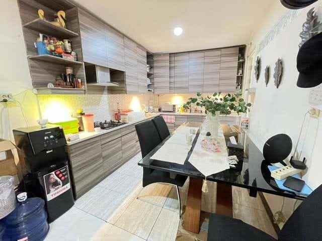 dijual rumah batu indah