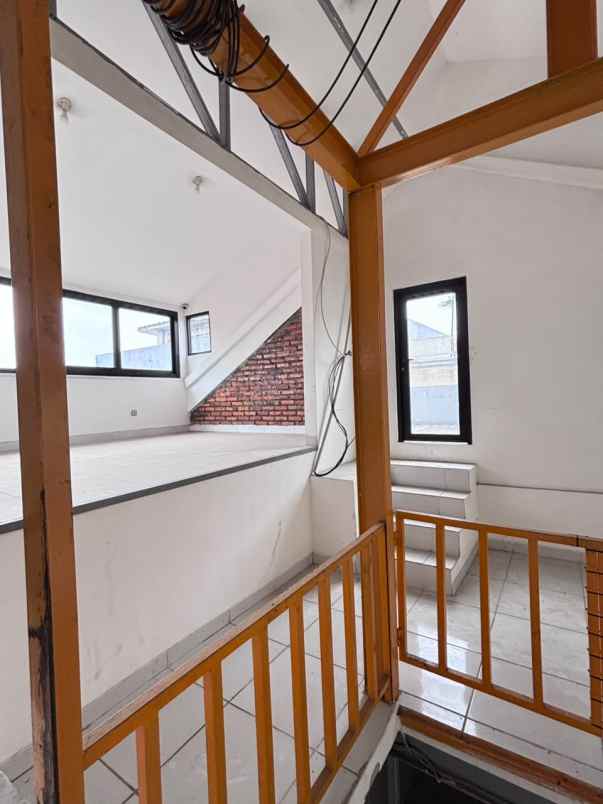 dijual rumah bekasi selatan