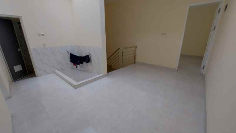 dijual rumah belakang mall kelapa