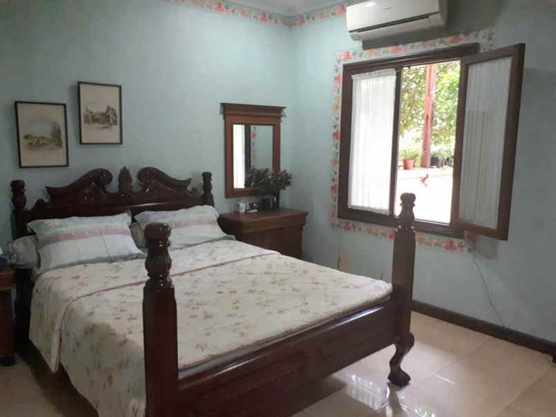 dijual rumah bintaro sektor 2
