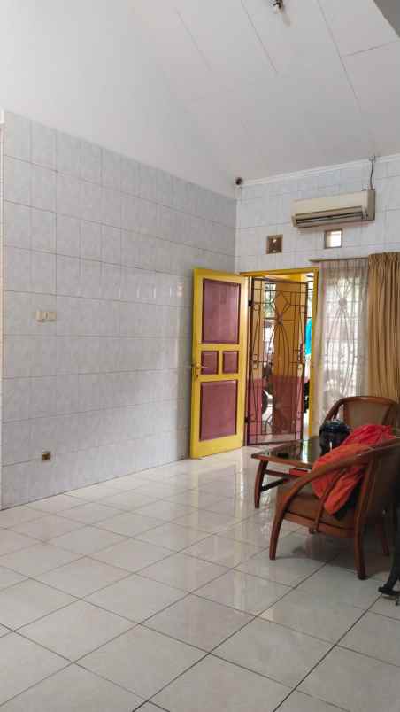 dijual rumah boulevard hijau