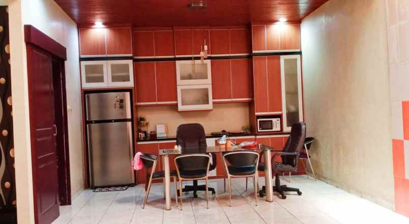 dijual rumah boulevard hijau regency