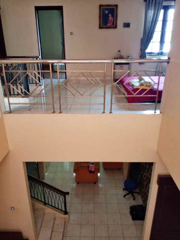 dijual rumah boulevard hijau regency