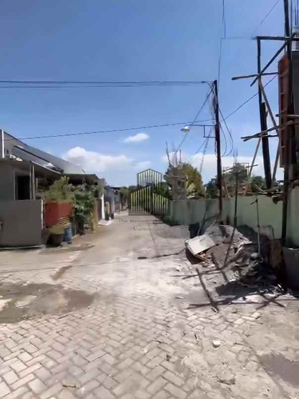 dijual rumah bulusan