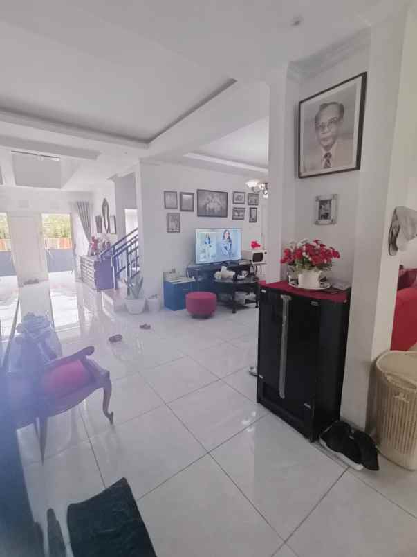 dijual rumah bumi sariwangi