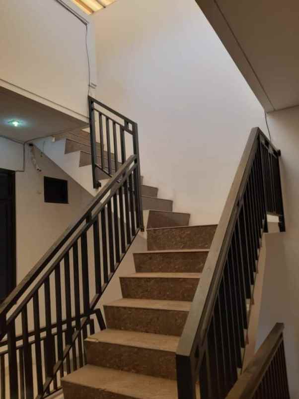 dijual rumah burangrang