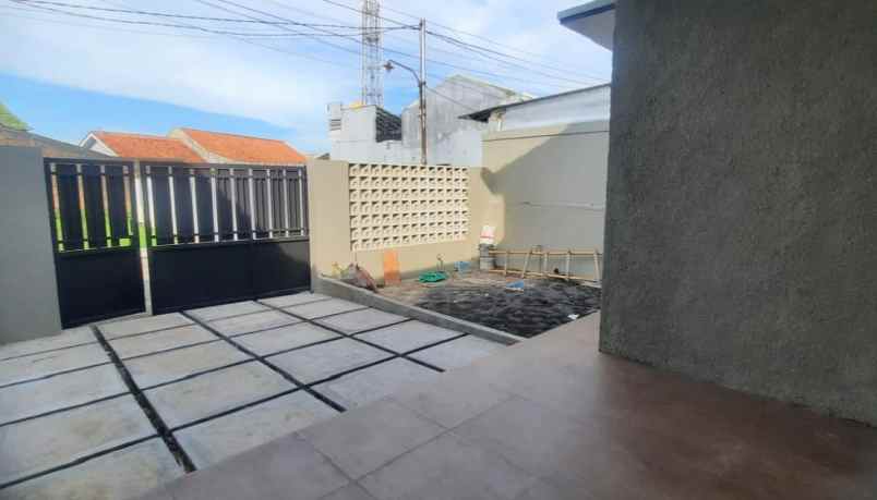 dijual rumah candi penataran