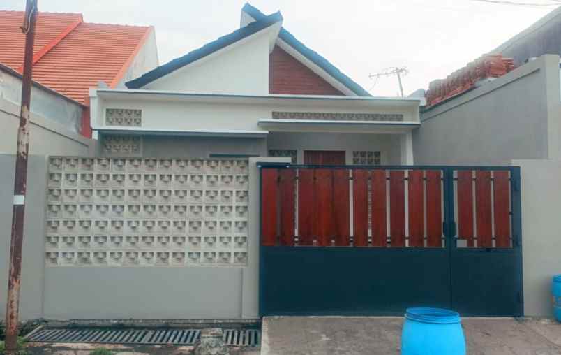 dijual rumah candi penataran