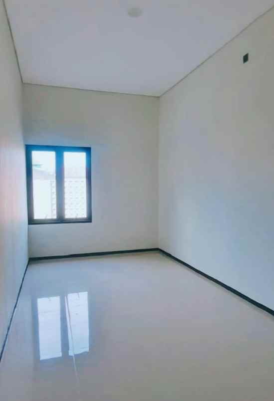 dijual rumah candi penataran